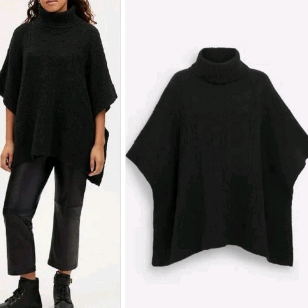 Coach NWTs Black Signature Knit Wool Poncho